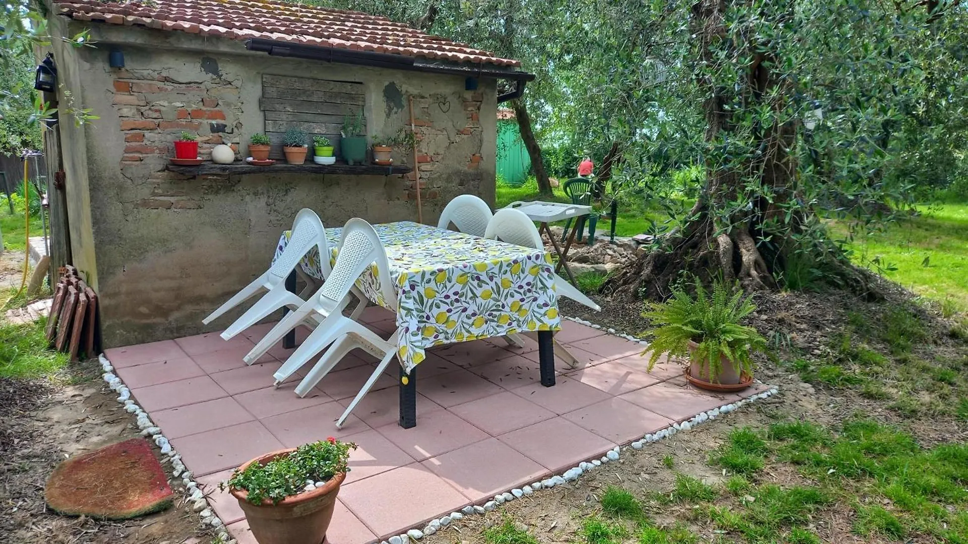 Semesterbostad La Lucciola Villa Lari